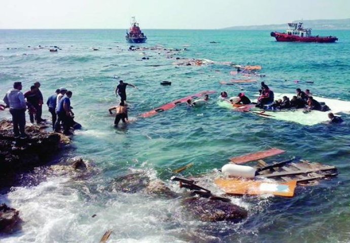 Prevrnuo se brod sa 600 migranata kod obale Egipta, najmanje 29 poginulih 