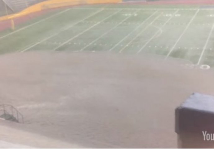 Dok ne vidite, nećete vjerovati: Za samo nekoliko minuta kiša od stadiona napravila bazen (VIDEO)