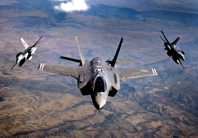 Borbeni avion F-35 je nevidljivi Muhamed Ali za Ruse (VIDEO)