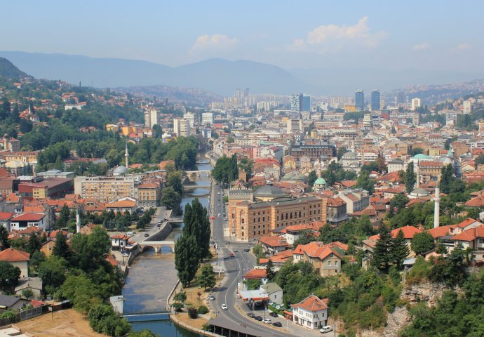 Tragedija: U Sarajevu pred 11 djece izbo suprugu nožem, jer je tražila razvod 