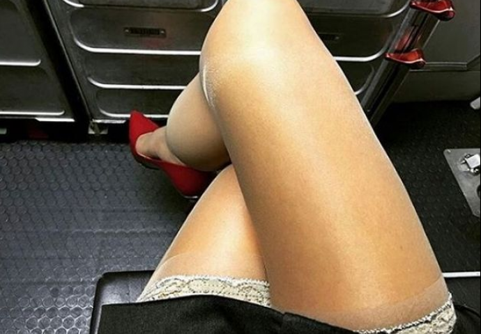 Hiljade žena dobilo čudna pisma:  "Grijeh je nositi suknju koja otkriva koljena"