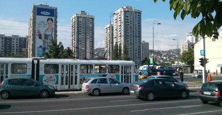 Sarajevo: Zapalio se tramvaj na Dolac-Malti 