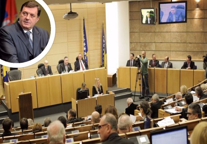 Dodik uzvraća udarac: Doveden u pitanje rad Parlamenta FBiH i zakoni koji su u njemu usvojeni