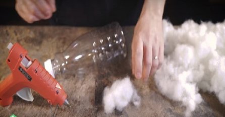 Genijalno: Uzeo je punjenje iz plišane igračke i zalijepio ga za plastičnu flašu, evo zašto (VIDEO)