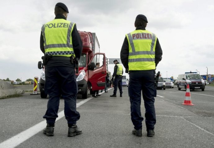 Austrija: Policija uhapsila četiri osobe sa materijalom za bombu