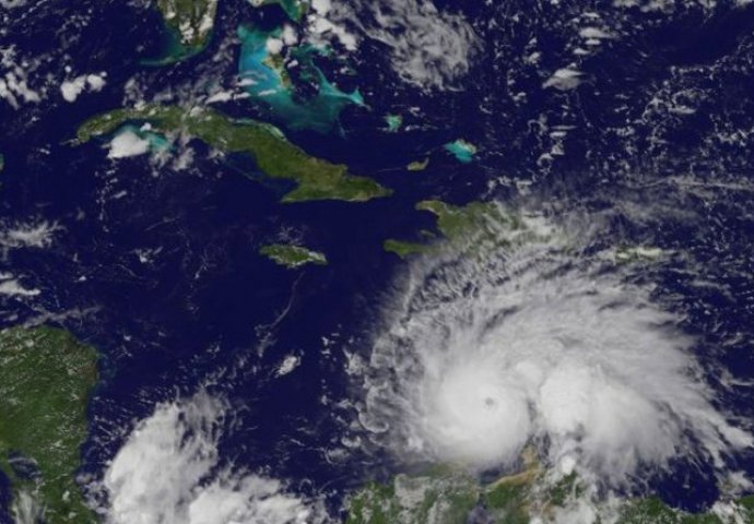 Uragan Matthew prijeti Jamajki, vjetar puše brzinom od 260 km na sat 