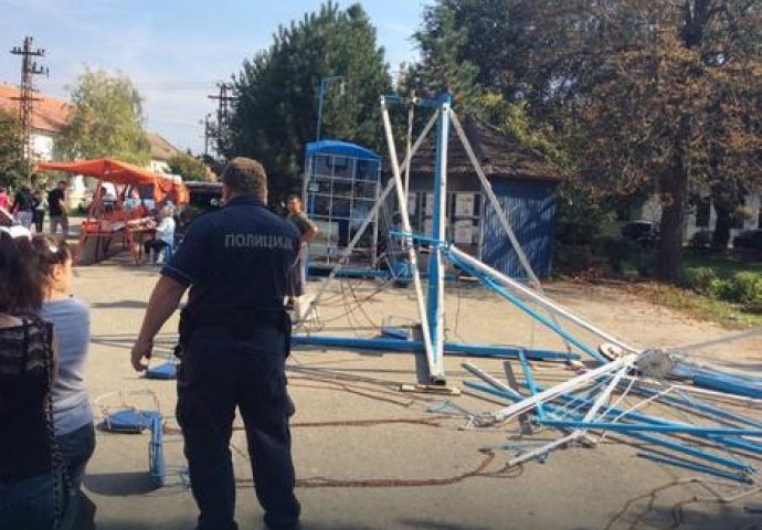 Vojvodina: Srušio se ringišpil, povrijeđeno troje djece