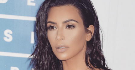 Nova bizarna kombinacija Kim Kardashian: Odustala od grudnjaka, a više ne nosi ni gaćice