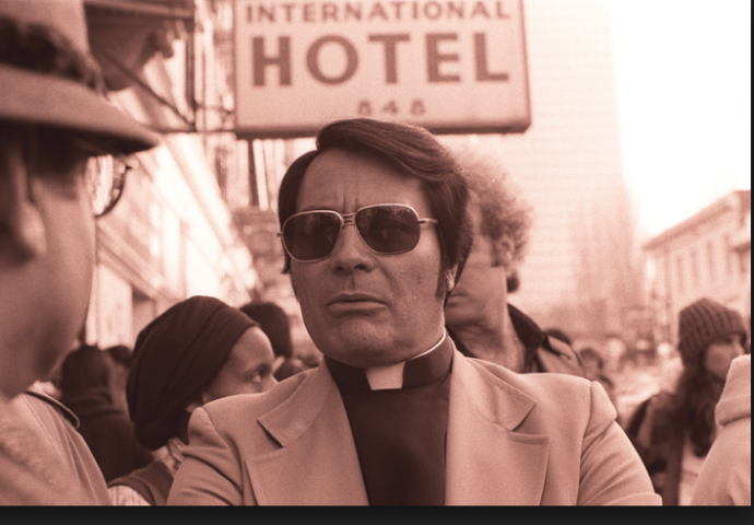 Istina o monstruoznom vođi vjerskog kulta: Ovo je čovjek koji je naveo 909 ljudi na samoubistvo (FOTO)