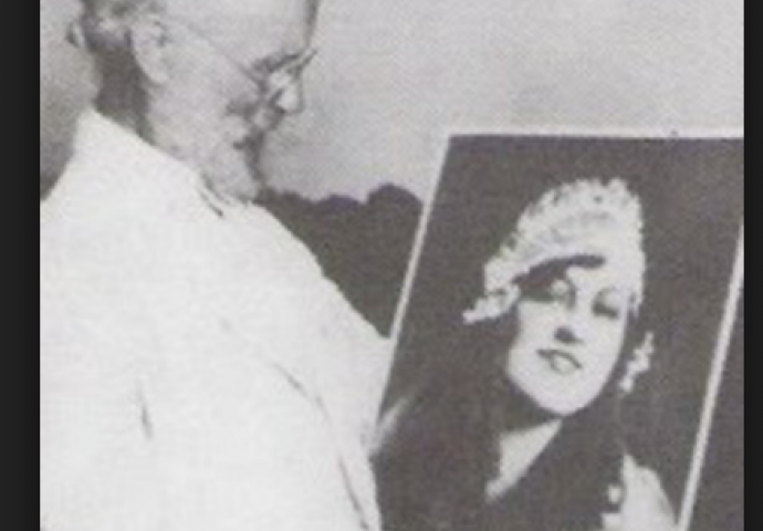 Starac koji je sedam godina ležao pored svoje mrtve djevojke (23), kad čujete razlog, zaprepastit ćete se (FOTO I VIDEO)