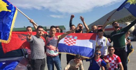 Fotografija dana stiže iz Skadra: Ovako Hrvati i Kosovari čekaju utakmicu