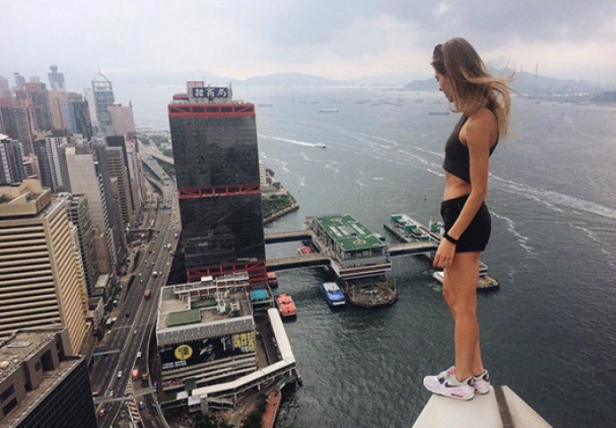 Zaledit će vam se krv u žilama kada vidite gdje se sve ova Ruskinja penje kako bi napravila najbolji selfie na svijetu