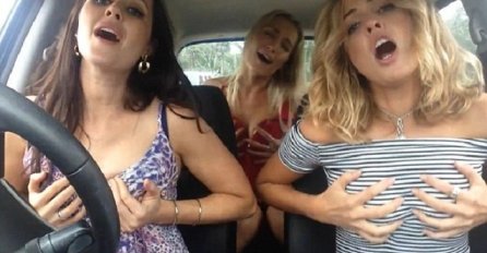 Sjedile su u automobilu i pjevušile pjesmu: Kada su se uhvatile za grudi, nastala je ludnica (VIDEO)