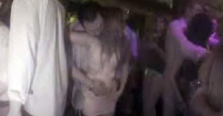 Snimio Hrvaticu kako ima seks u klubu u Osijeku i sve objavio na youtubu (VIDEO)