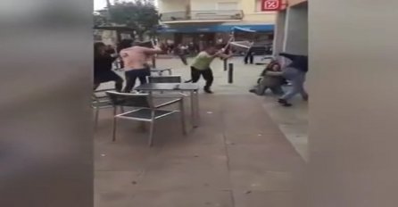 Ovakvu tuču još niste vidjeli: Letjeli stolovi i stolice, a u tuči su bile i žene (VIDEO)