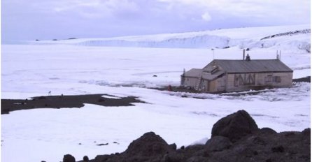 Pronašli su napuštenu drvenu kolibu na Antartici, no kada su pogledali unutra uslijedio je šok (VIDEO)