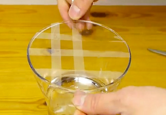 Stavio je samoljepljivu traku na vazu, a razlog za to je fenomenalan (VIDEO)