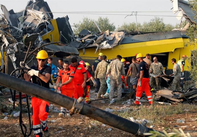 Pakistan: Poginulo 27 ljudi u sudaru dva autobusa