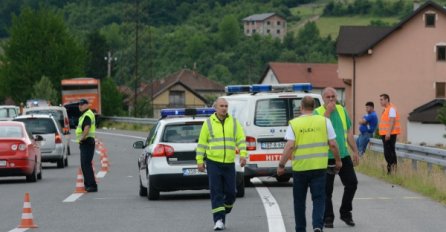 Bosanska Krupa: Sedam osoba povrijeđeno u teškoj saobraćajnoj nesreći