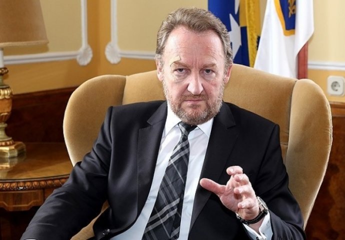 Ovako je govorio Izetbegović: 'Nemam automobil, ne idem na godišnje odmore!' [VIDEO]