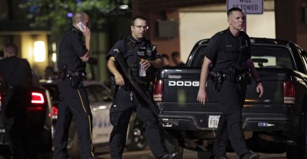 SAD: Eksplozija u tržnom centru, povrijeđeno osam ljudi