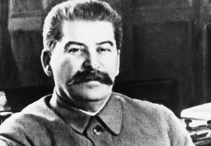 Šta je diktator bez brkova?