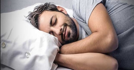 Uz ovaj trik nećete znati za nesanicu: Evo kako da se svaki dan budite naspavani i odmorni  (VIDEO)