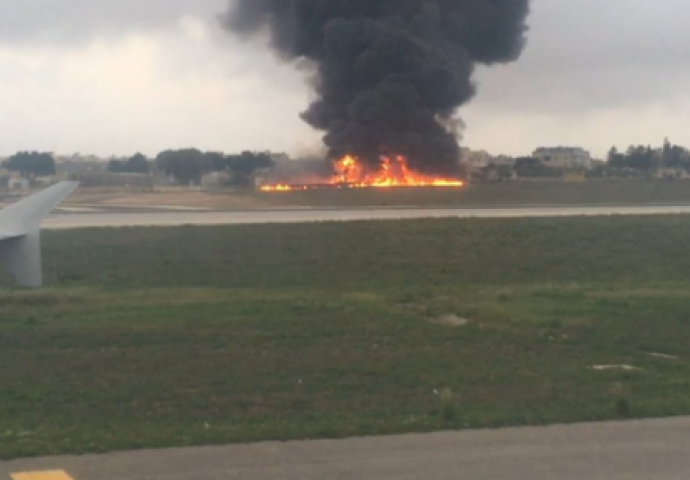 Pao avion sa evropskim graničnim zvaničnicima