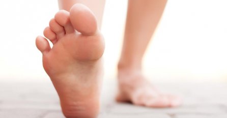 Pogledajte svoja stopala i saznajte: Ovo su 5 znakova da nije sve u redu 