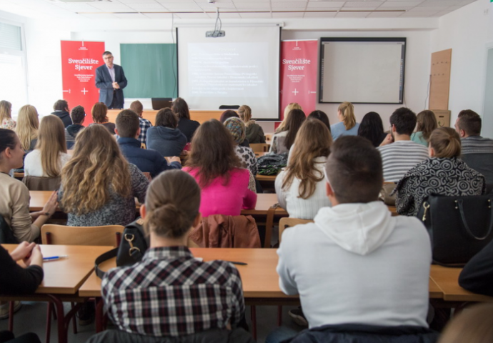 "Studiram medicinu, i već me dulje vrijeme nerviraju neki profesori na faksu"