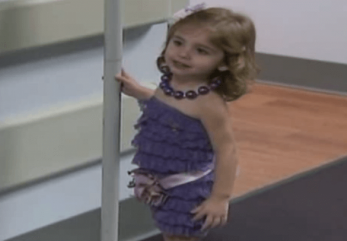 Izgledalo je kao da je beba napuhala balon u majčinom stomaku, a onda im je ljekar saopštio užasnu vijest! 