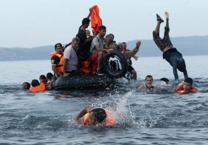Potonuo čamac s migrantima u Libiji, nestalo više od 90 osoba