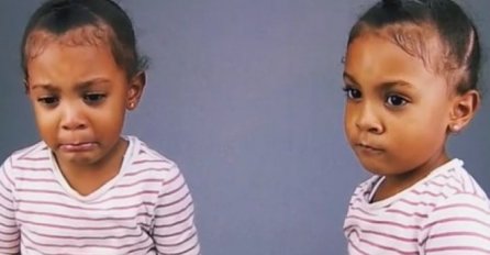 Pogledajte reakciju djevojčice kada je saznala da je ona mlađa sestra blizankinja (VIDEO)