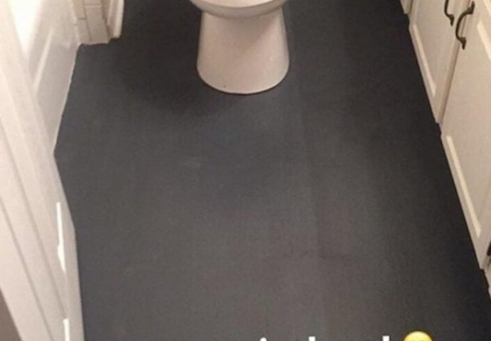 Na pod u kupatilu prosula je crnu boju, a onda je napravila nešto što ćete odmah poželjeti i sami da uradite! 