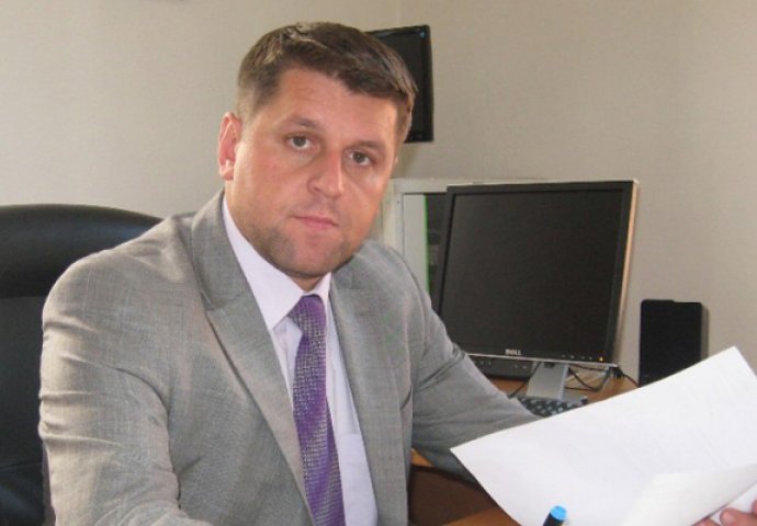 U odnosu na lokalne izbore 2012. godine, Ćamil Duraković osvojio 545 glasova manje