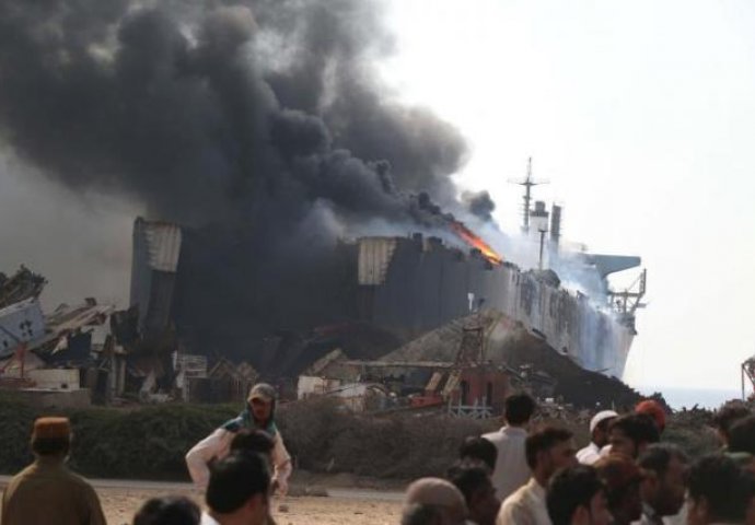 Pakistan : U eksploziji u brodogradilištu poginulo 17 osoba