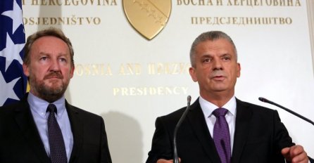 Oručević na suđenju Radončiću: Izetbegović me prošle godine zvao i tražio da ga pomirim s Fahrom