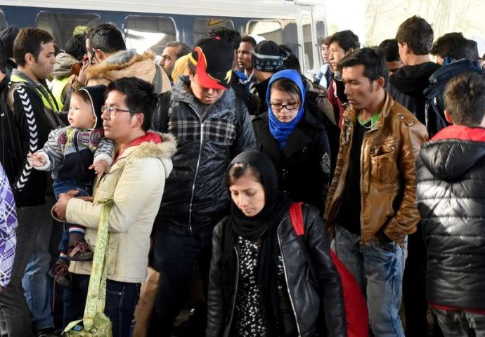 Sedam Afganistanaca uhapšeno zbog silovanja maloljetnog Iranca