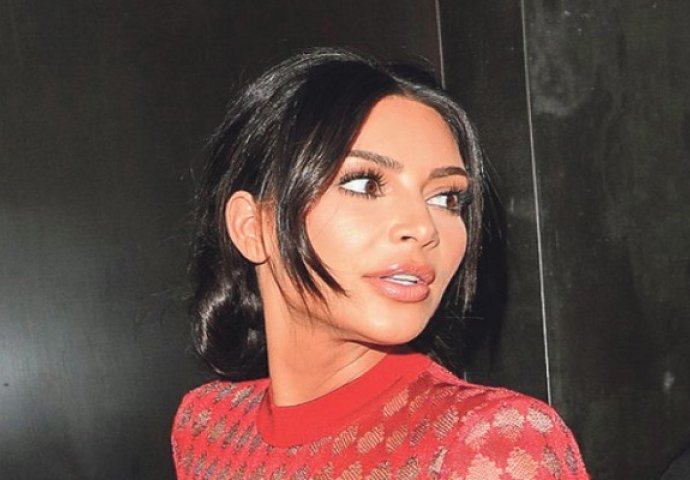 Kako bi Kim Kardashian izgledala danas da se nikada nije operisala!