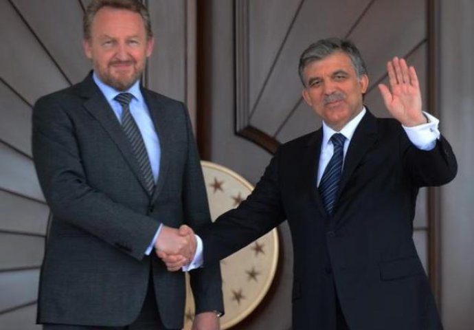 Kuda hoda Bakir Izetbegović ?