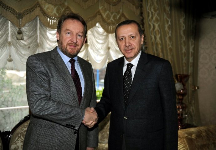 Kuda hoda Bakir Izetbegović ?