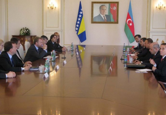 Kuda hoda Bakir Izetbegović ?