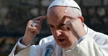 Vatikan osudio katolički radio