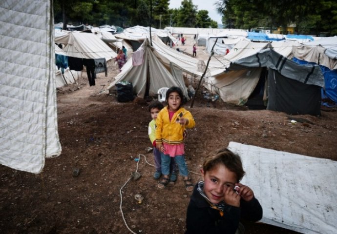 Sirijci zbog očajnih uvjeta i spore birokracije iz Grčke žele da se vrate u Siriju