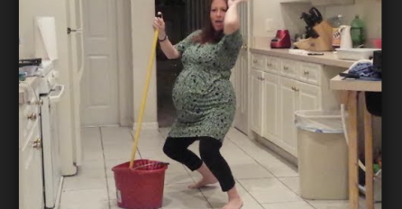 Snimao je svoju trudnu ženu kako pleše dok radi kućanske poslove, a onda se desilo neočekivano (VIDEO)