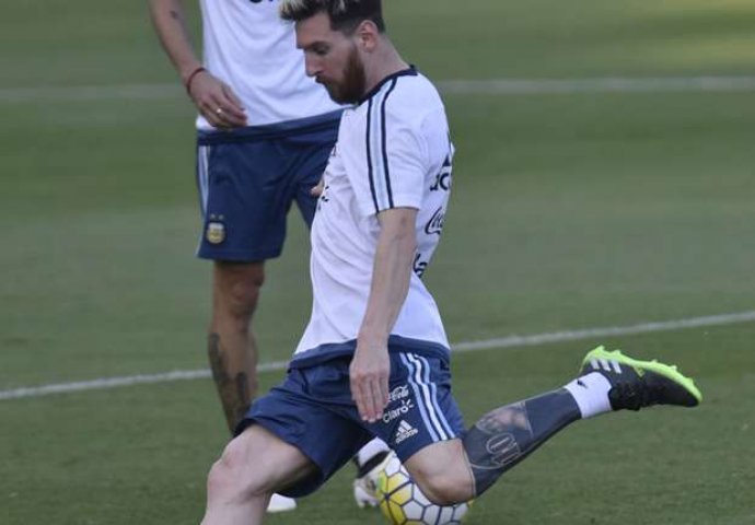 Lionel Messi preko stare tetovaže napravio novu