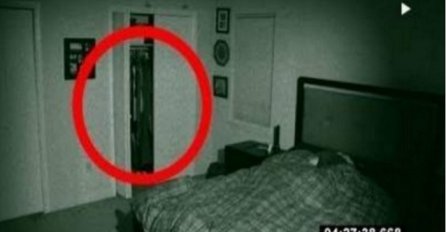 Postavio je skrivenu kameru prije odlaska u krevet, ono što je snimila ledi krv u venama (VIDEO)