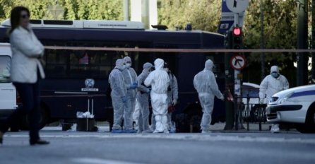 Bačena ručna bomba na francusku ambasadu u Atini