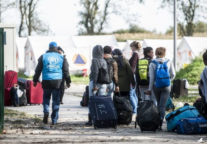 U Parizu otvoren centar za migrante 