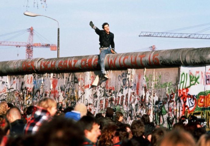 Prije tačno 27 godina pao je Berlinski zid 